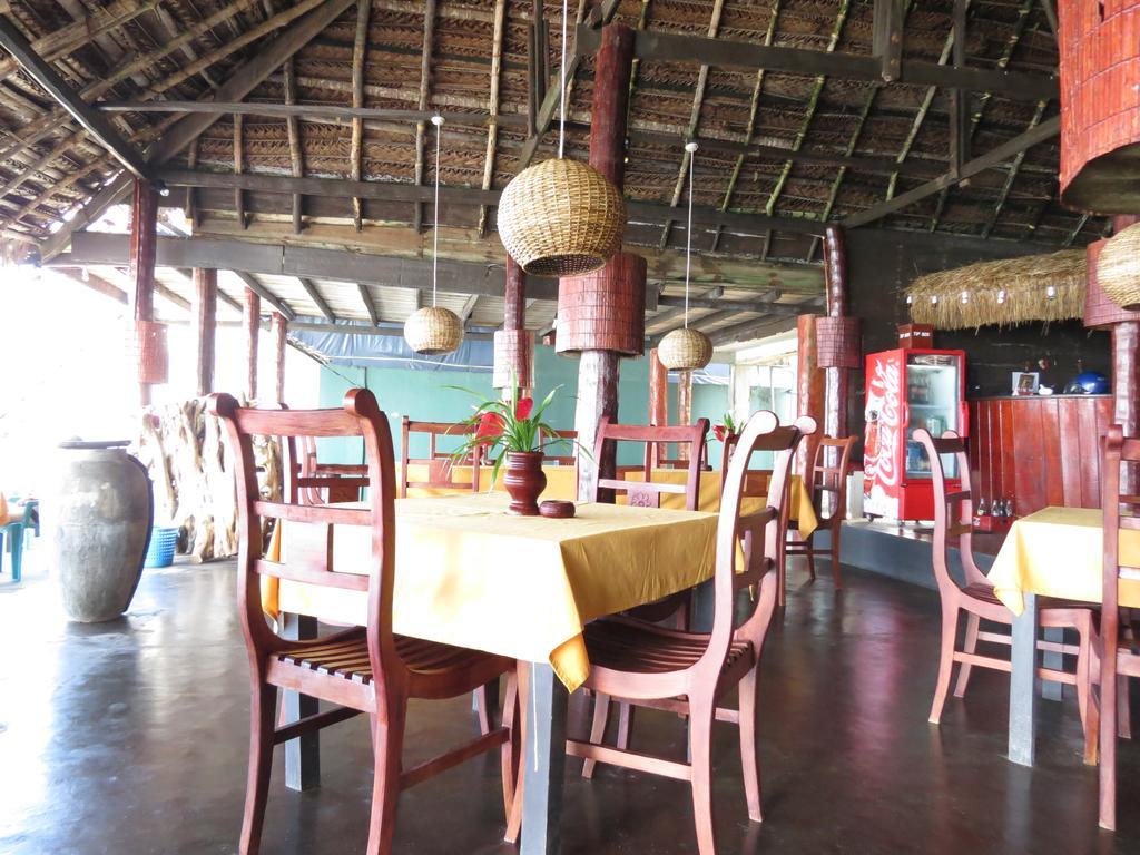 Why Not Guest House Hikkaduwa Bagian luar foto